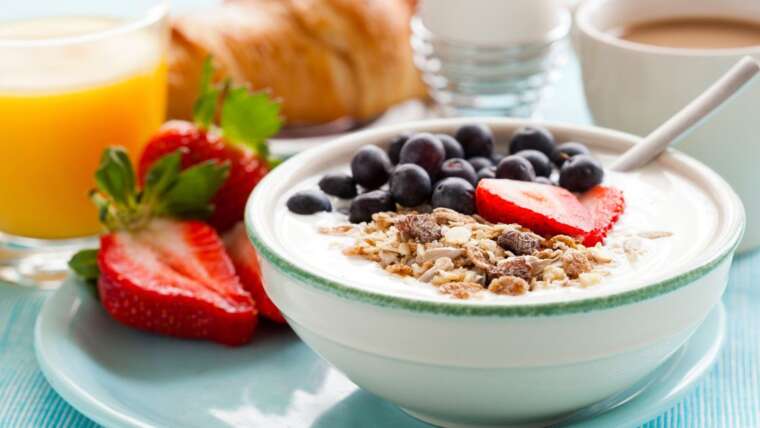O que comer no café da manhã para ter uma dieta saudável.